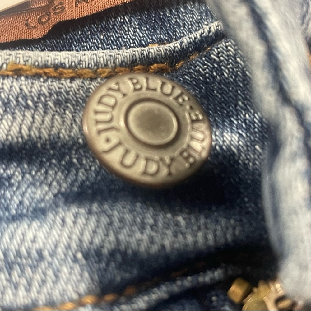 Judy Blue women’s jeans high waist Retro wide-leg distressed hem. NWT.size 3/26 - Picture 7 of 16